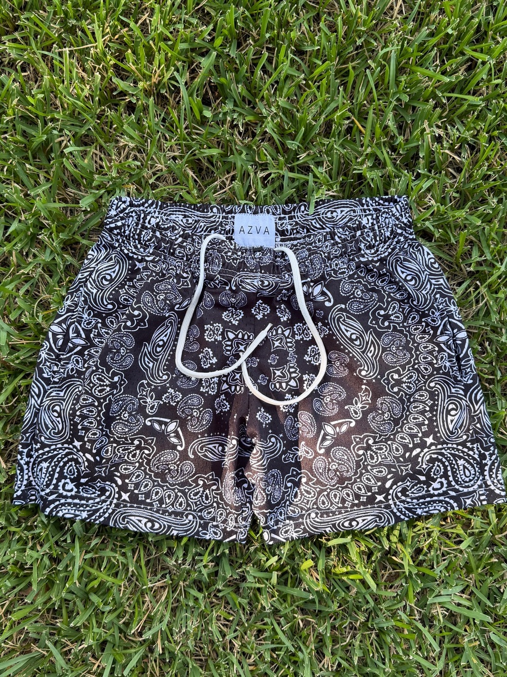 American Vintage Black Bandana-Print Athletic Shorts